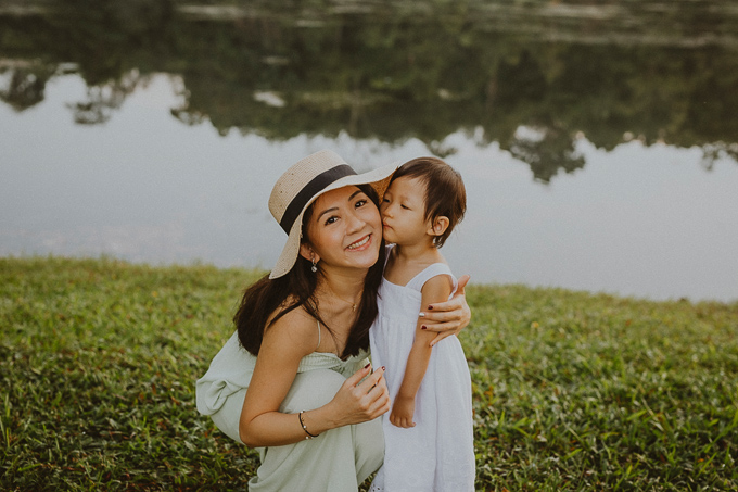 singapore family mother daughter shoot photography upper peirce reservoir