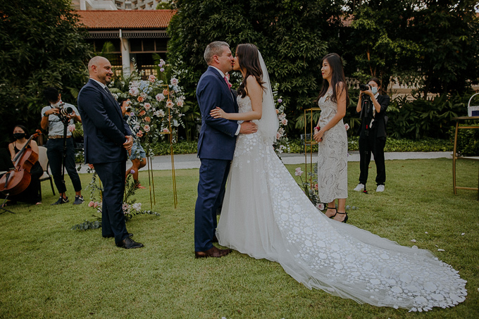 wedding photography solemnisation raffles hotel