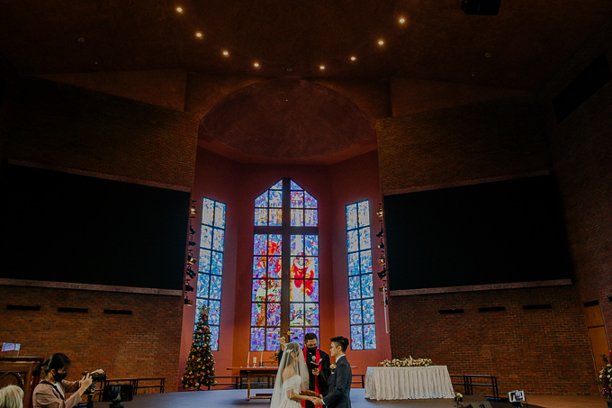 wedding photography paya lebar methodist church conrad hotel