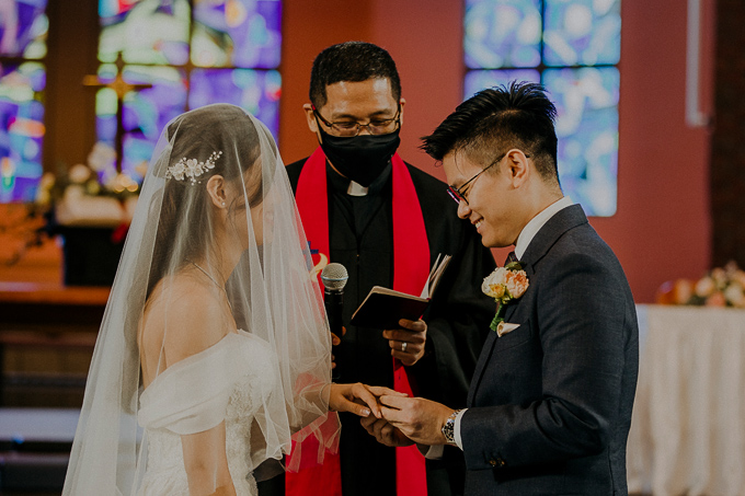 wedding photography paya lebar methodist church conrad hotel