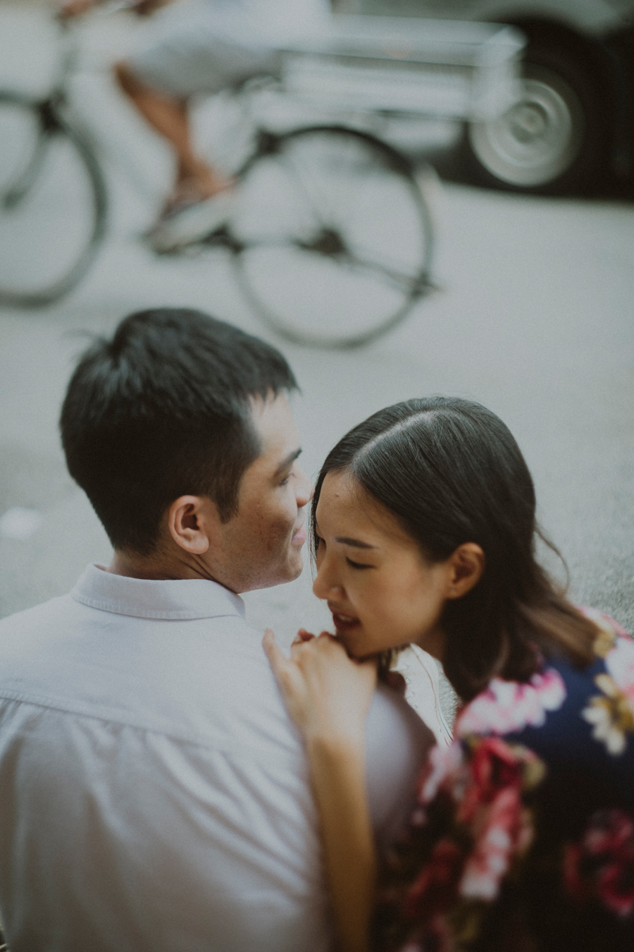 oddly familiar photography singapore prewedding casual couple photography