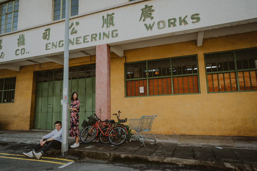 oddly familiar photography singapore prewedding casual couple photography