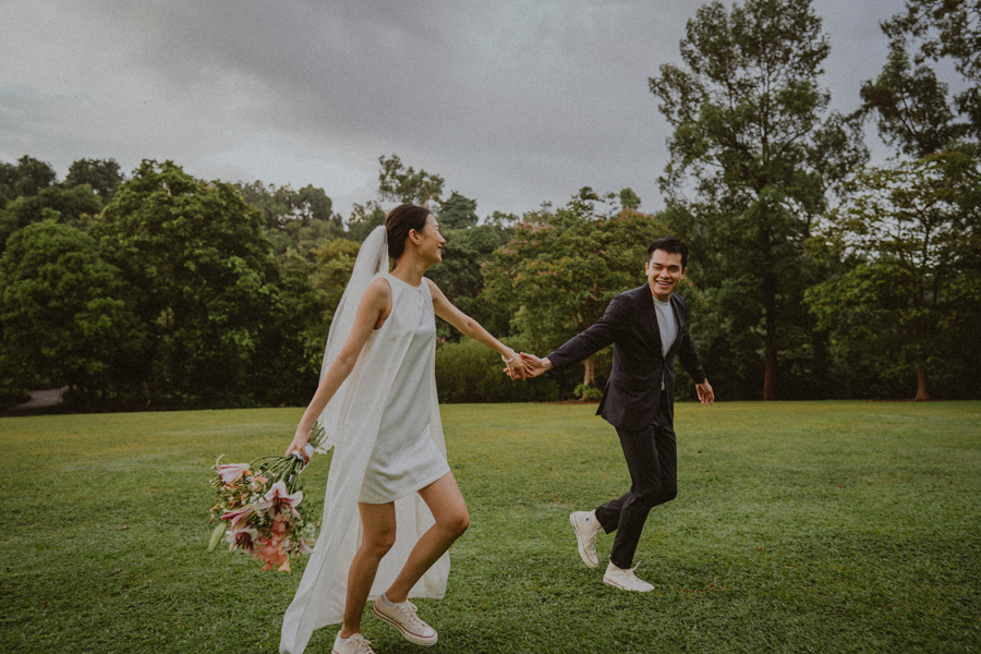 oddly familiar photography singapore prewedding casual couple photography