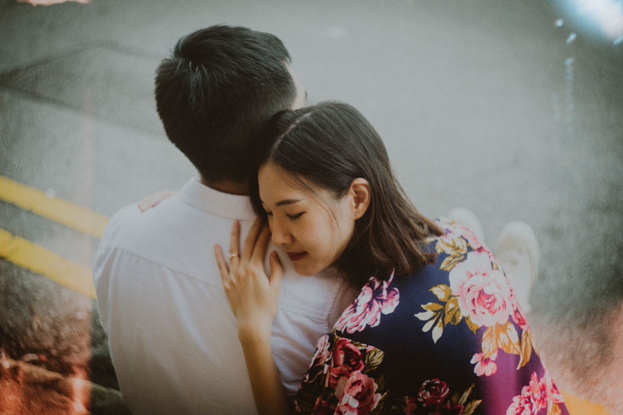 oddly familiar photography singapore prewedding casual couple photography