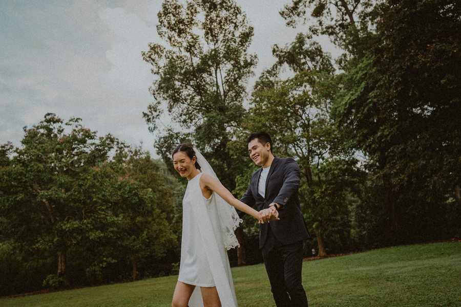 oddly familiar photography singapore prewedding casual couple photography