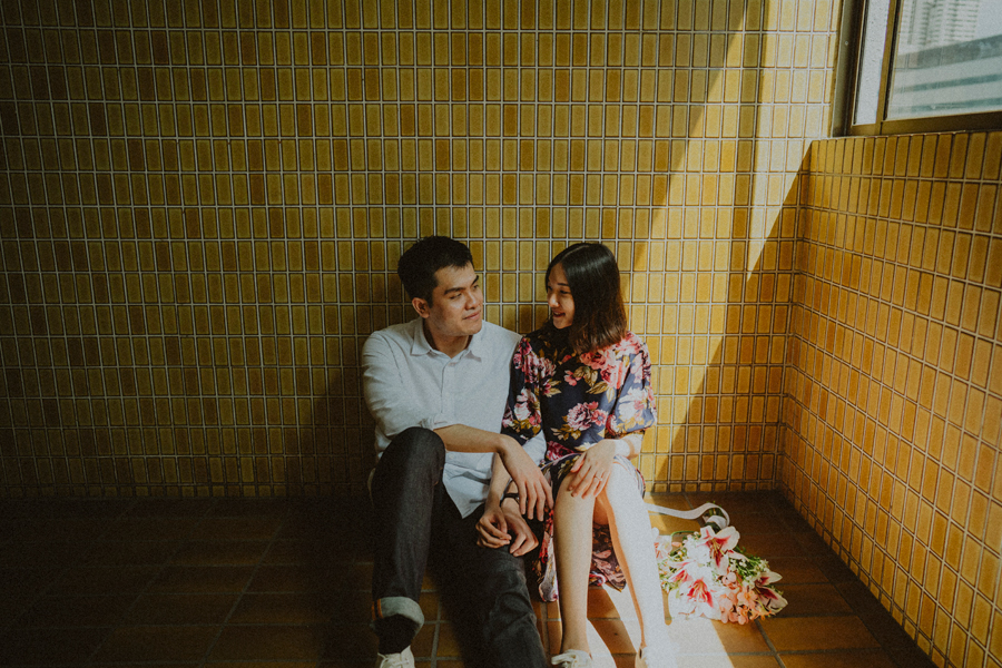 oddly familiar photography singapore prewedding casual couple photography