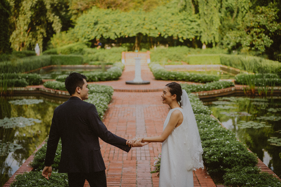 oddly familiar photography singapore prewedding casual couple photography