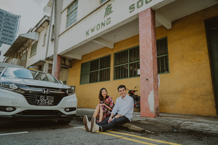 oddly familiar photography singapore prewedding casual couple photography