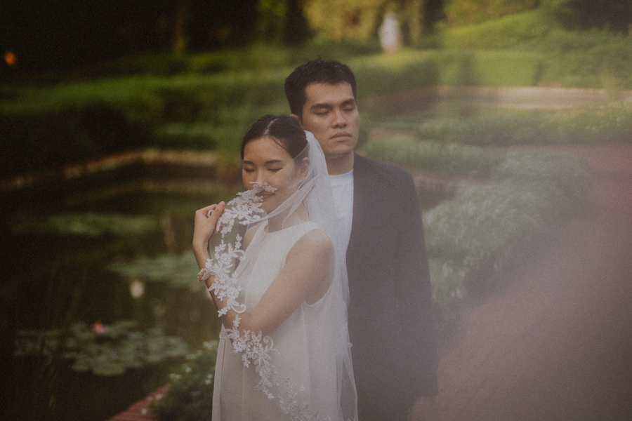 oddly familiar photography singapore prewedding casual couple photography