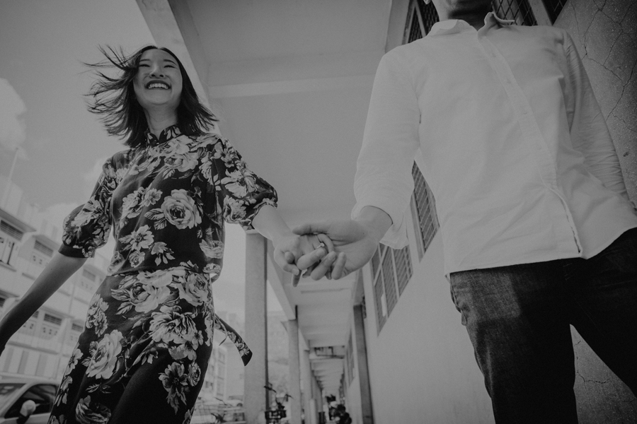 oddly familiar photography singapore prewedding casual couple photography